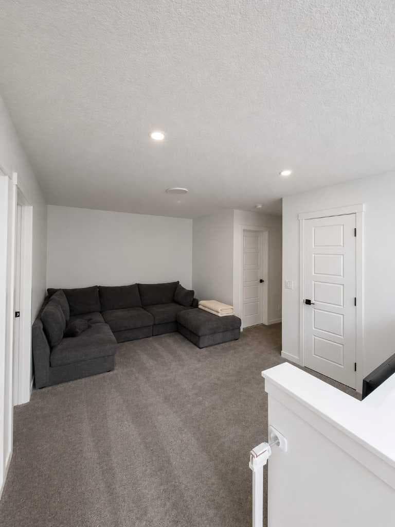 56 Rowmont Common NW