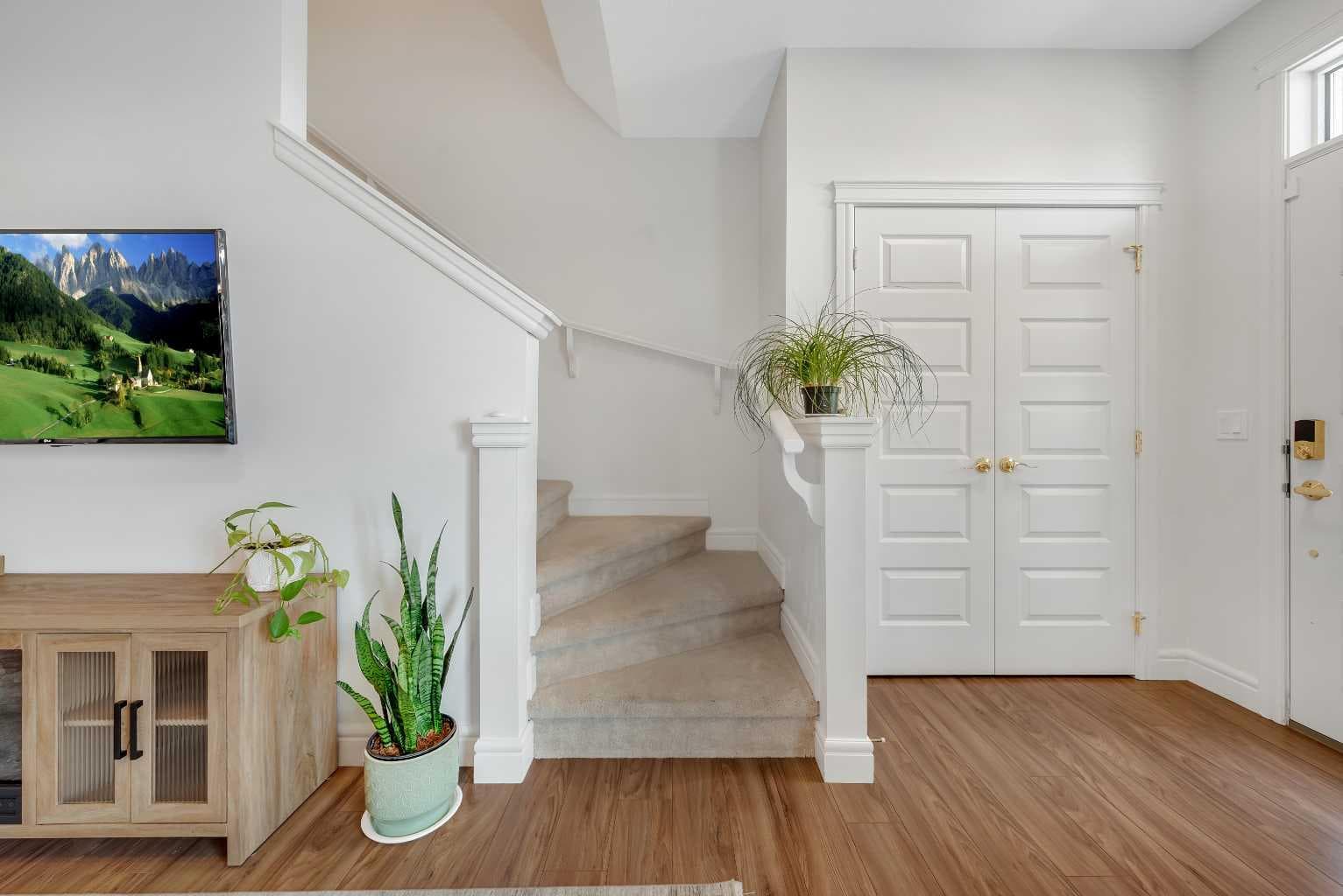 250 Carrington Gate NW