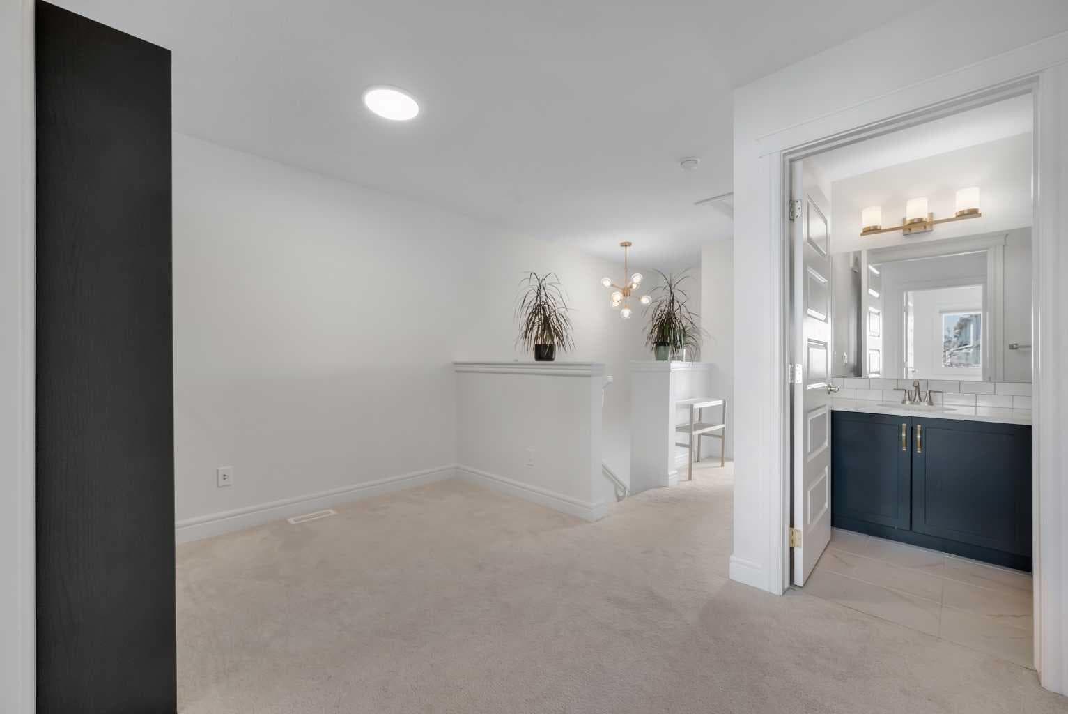 250 Carrington Gate NW