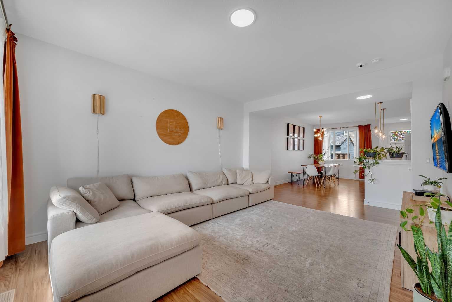 250 Carrington Gate NW