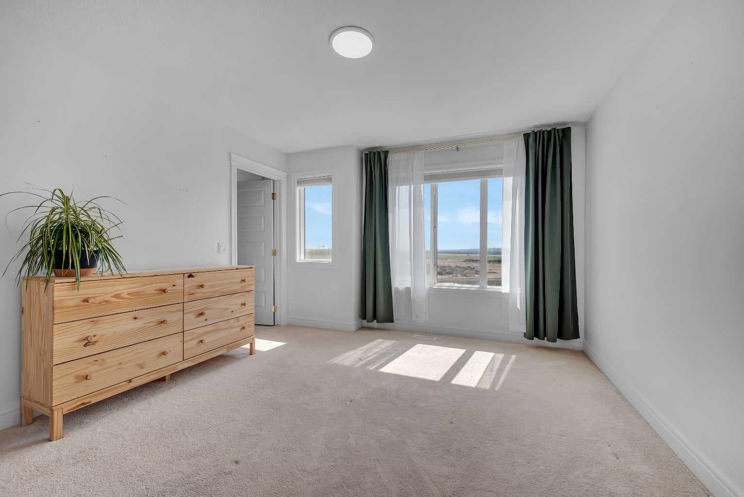 250 Carrington Gate NW