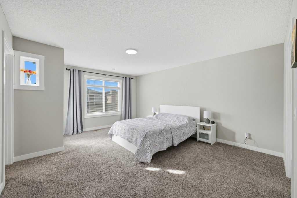75 Howse Crescent NE