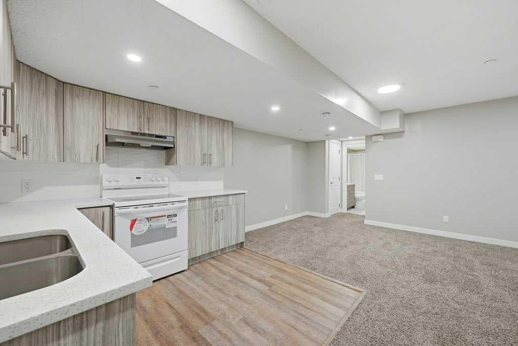 75 Howse Crescent NE