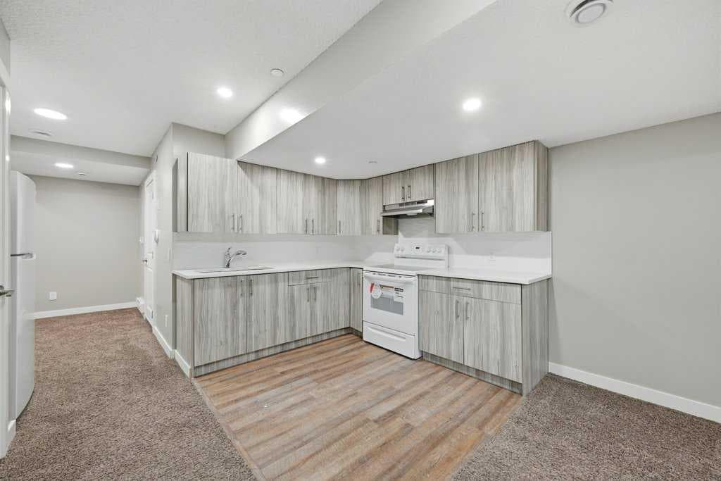 75 Howse Crescent NE
