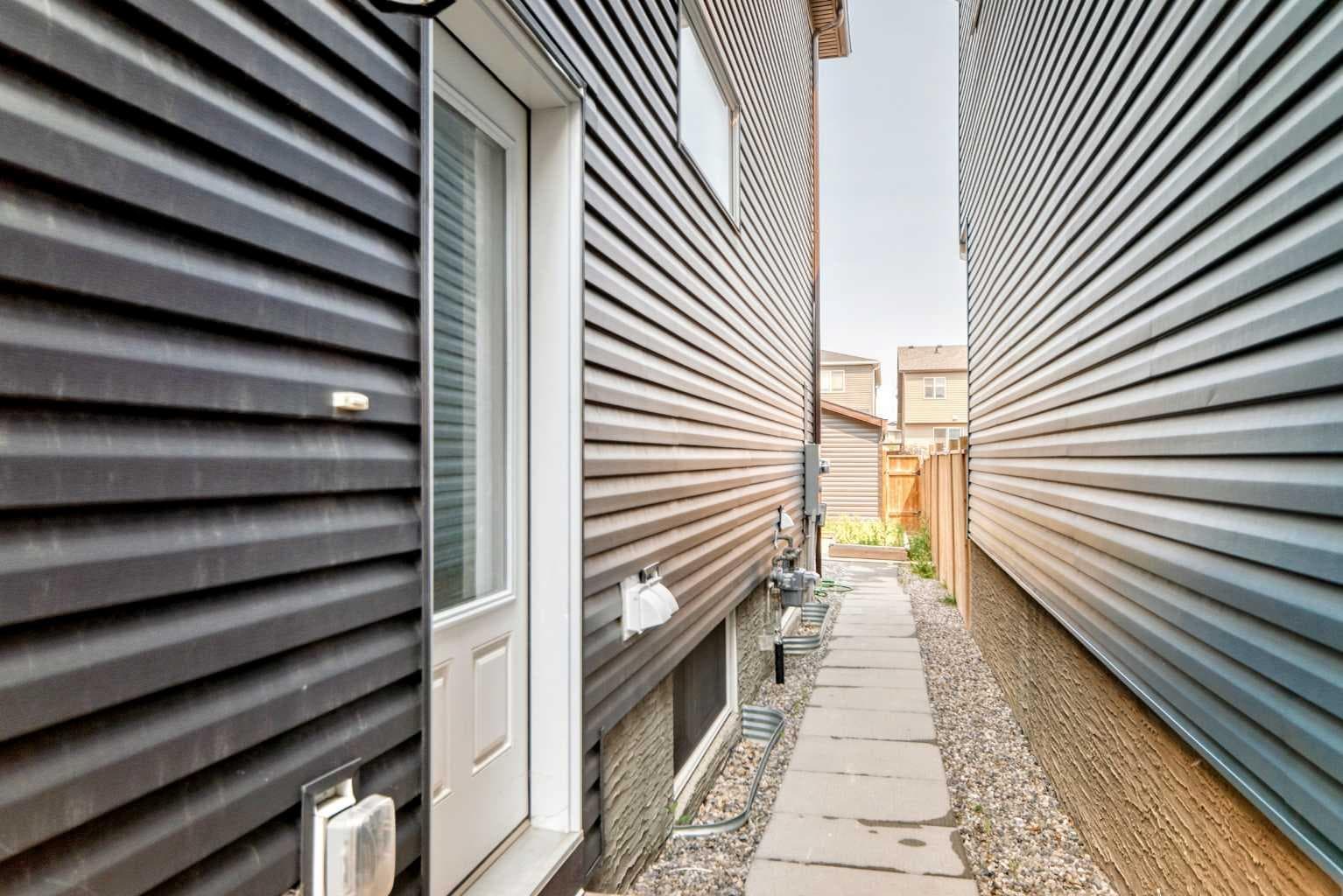 75 Howse Crescent NE
