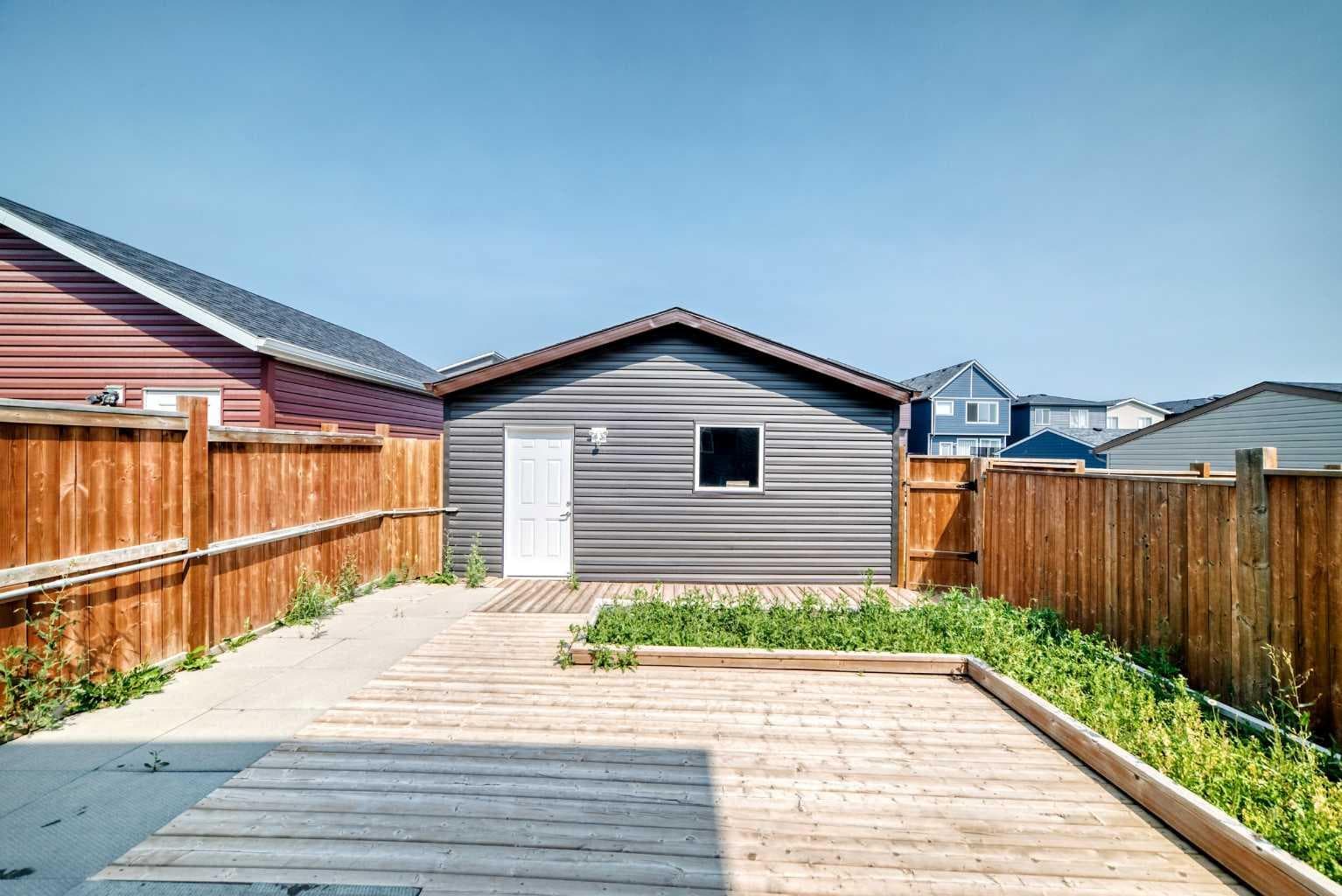 75 Howse Crescent NE