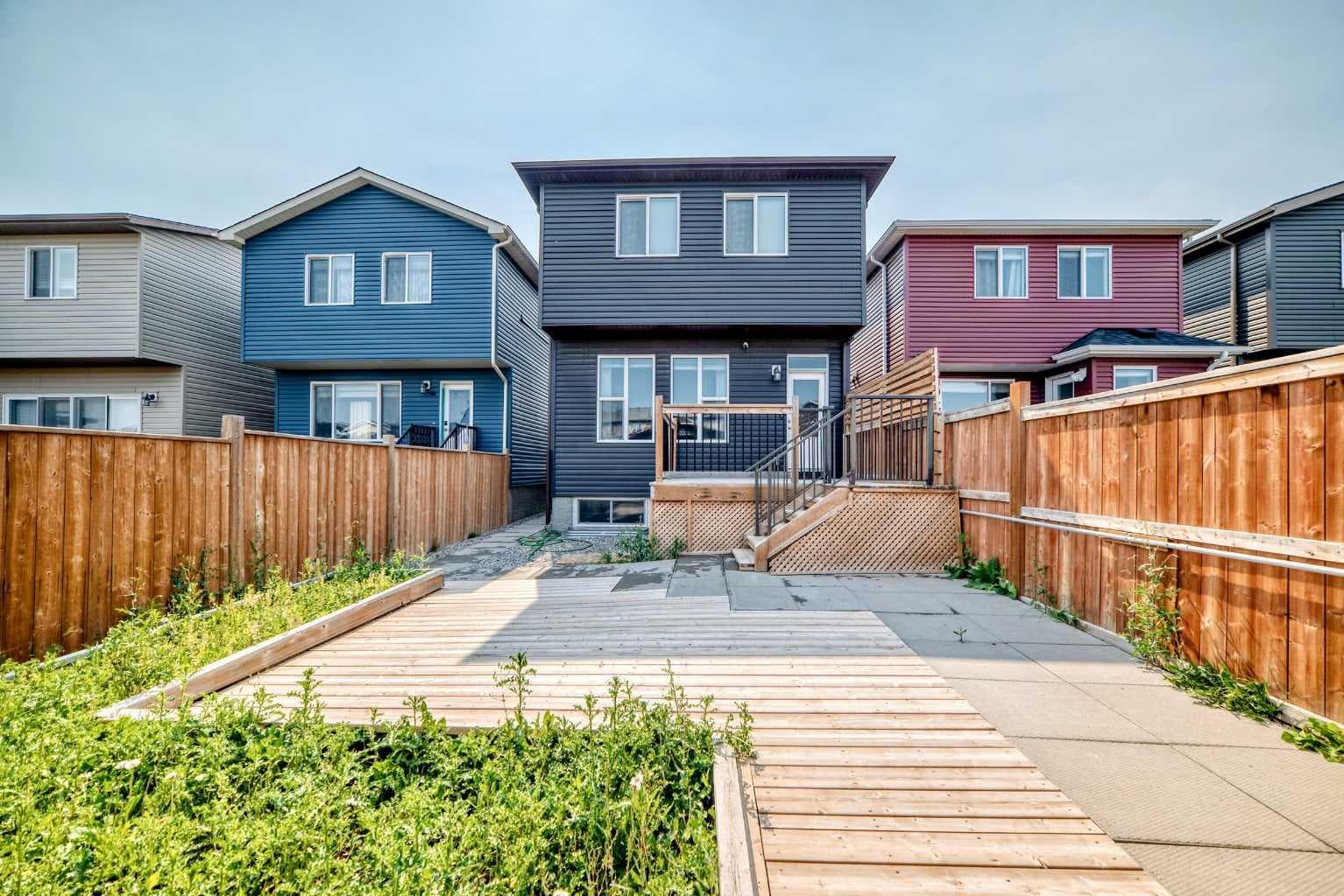 75 Howse Crescent NE