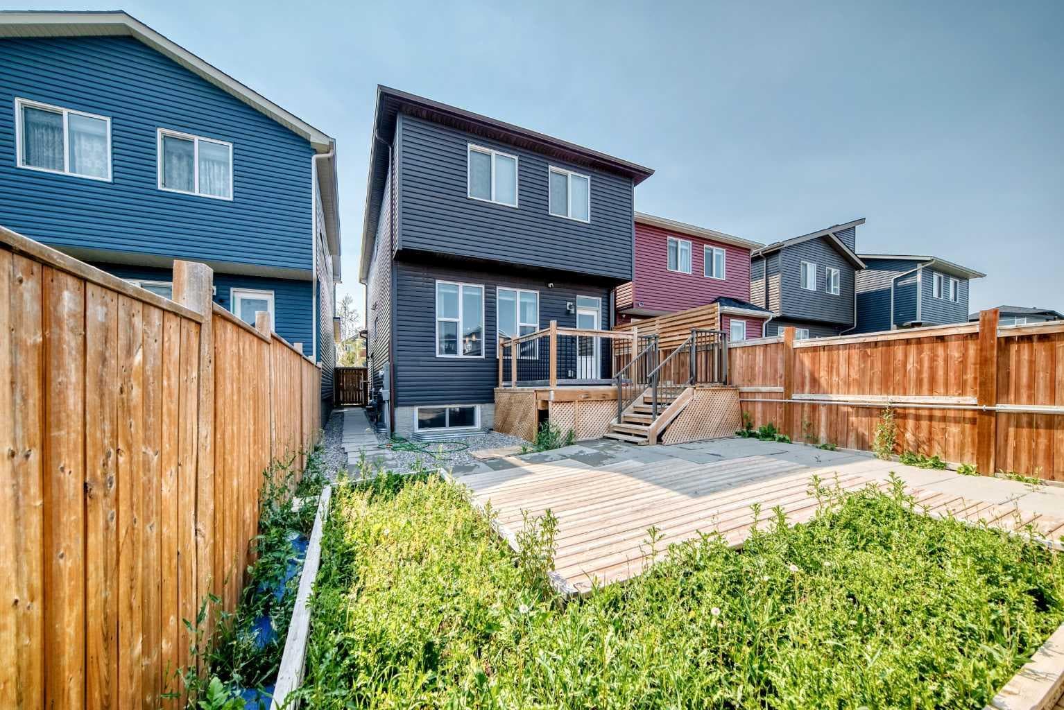 75 Howse Crescent NE