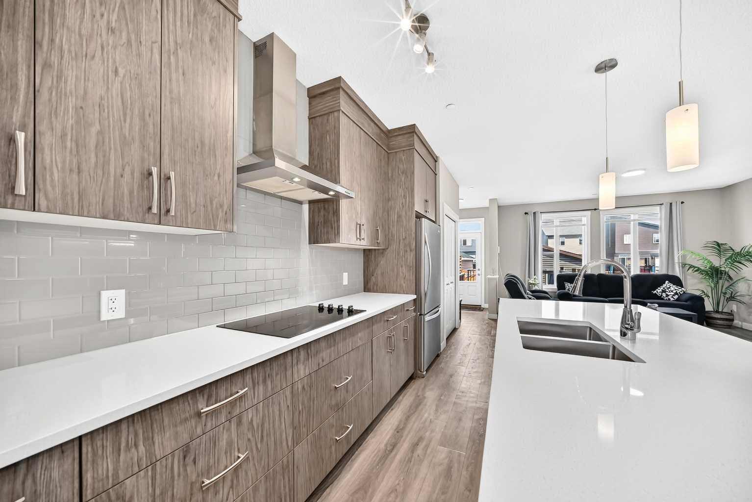 75 Howse Crescent NE