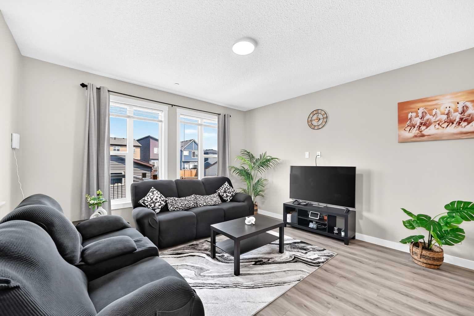 75 Howse Crescent NE