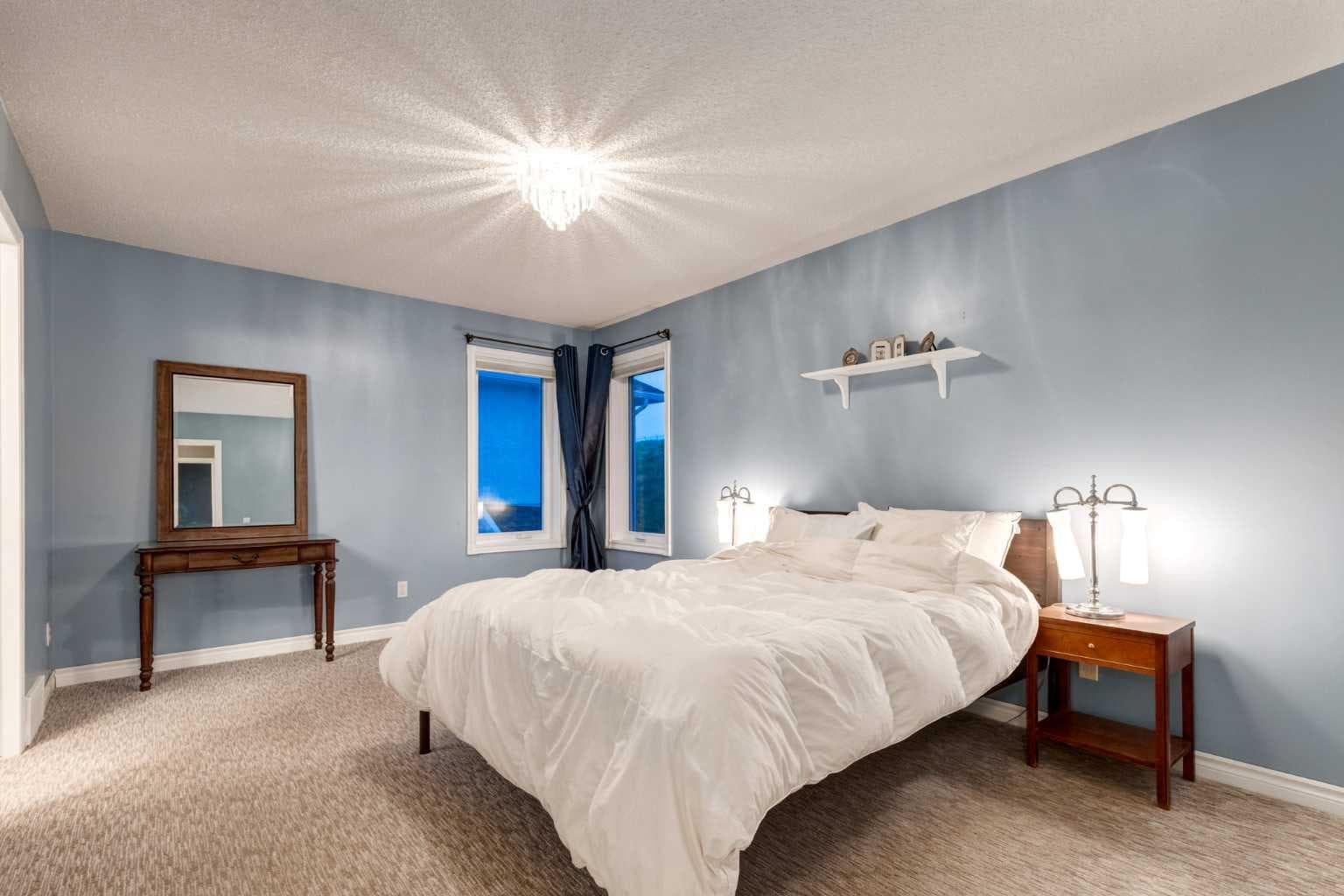 331 Sierra Madre Court SW