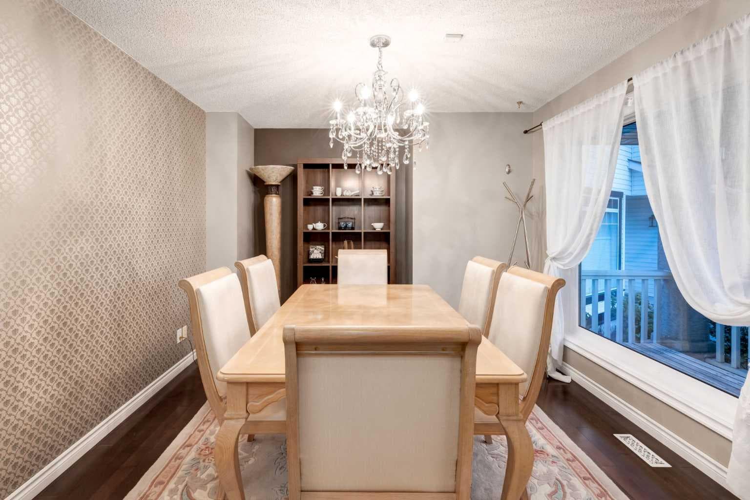331 Sierra Madre Court SW