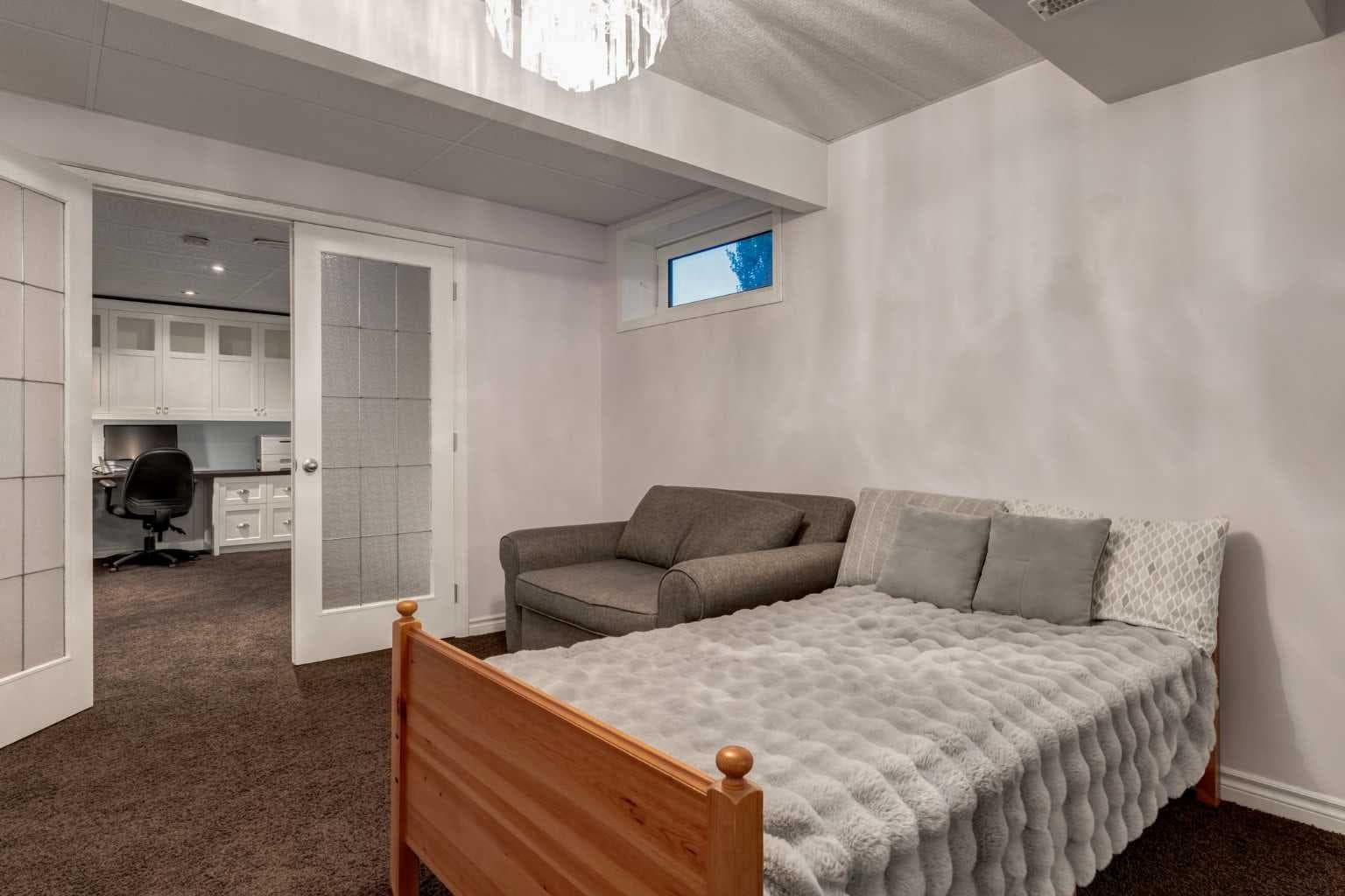 331 Sierra Madre Court SW