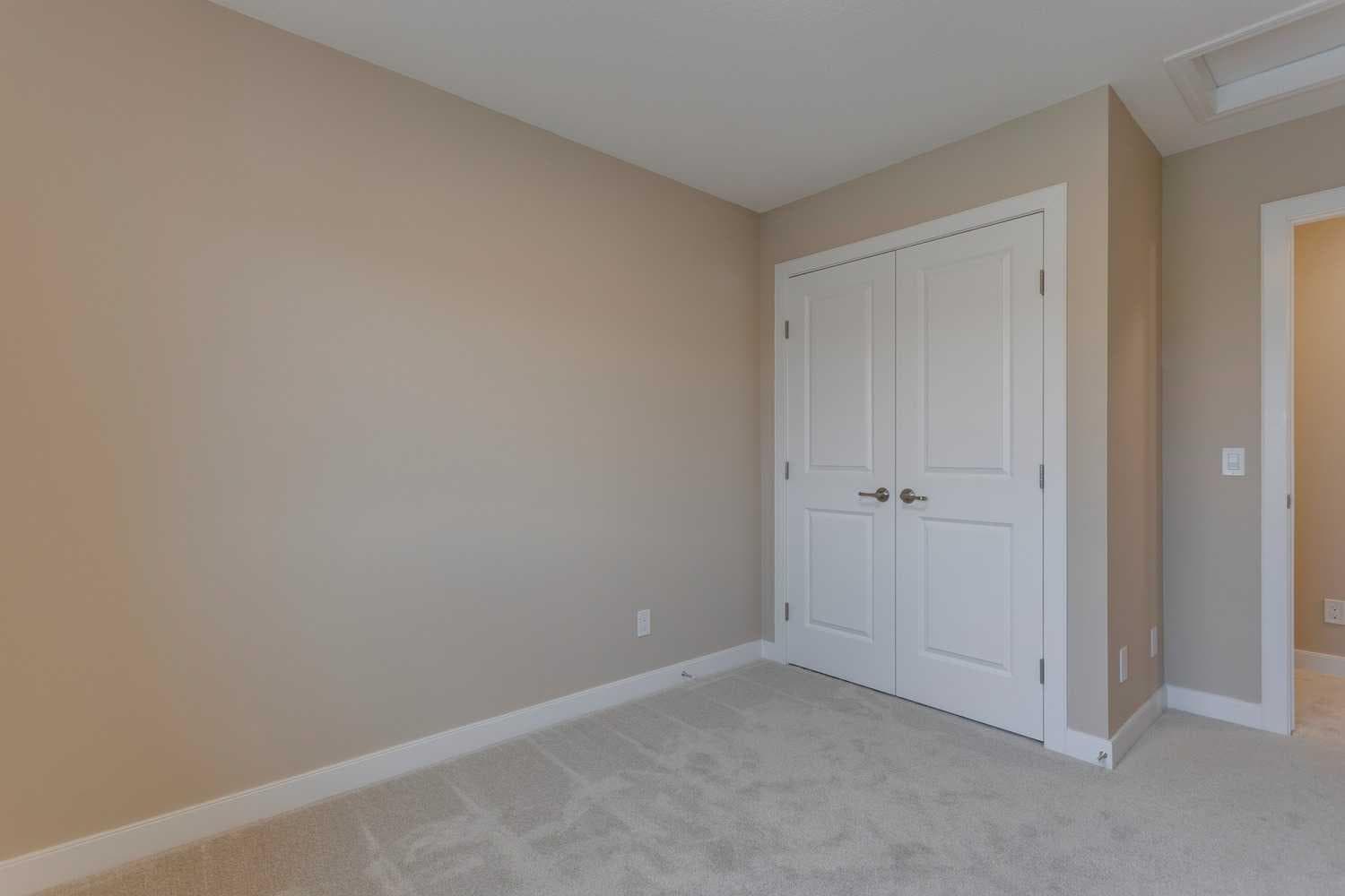 189 Cobblestone Gate SW
