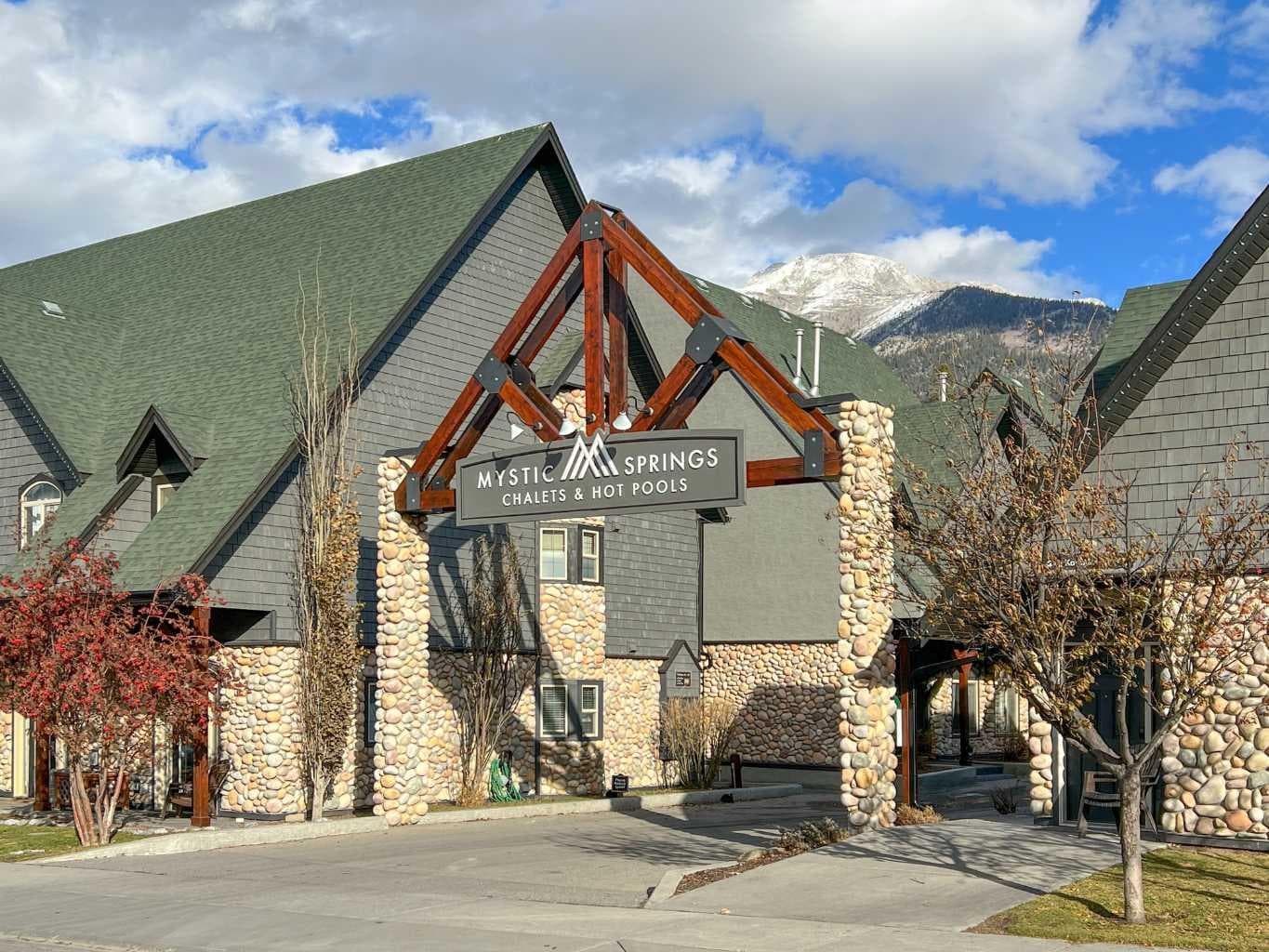 122, 140 Kananaskis Way 