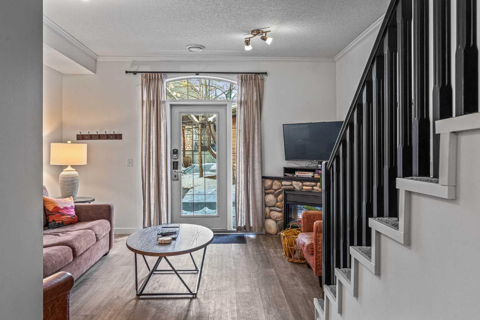 122, 140 Kananaskis Way 