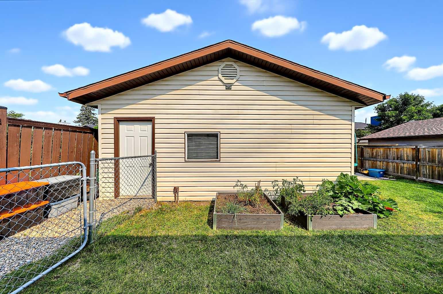 40 River Valley Crescent SE