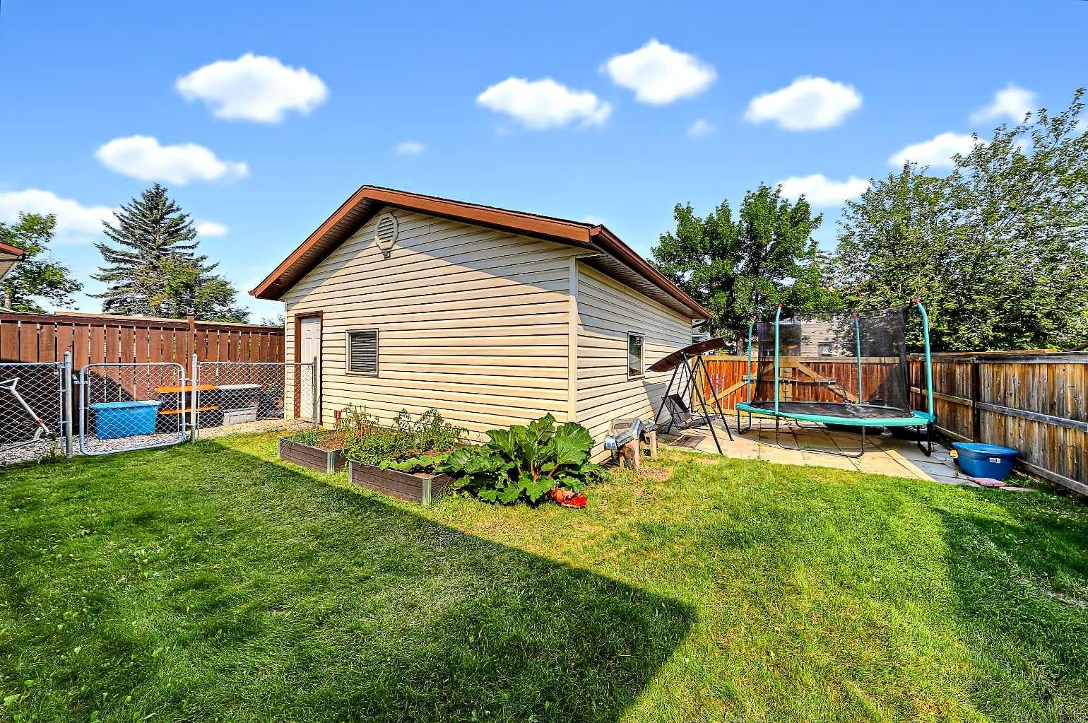 40 River Valley Crescent SE