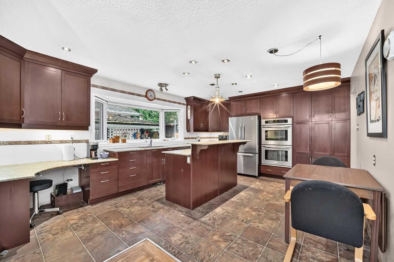 728 Willacy Drive SE