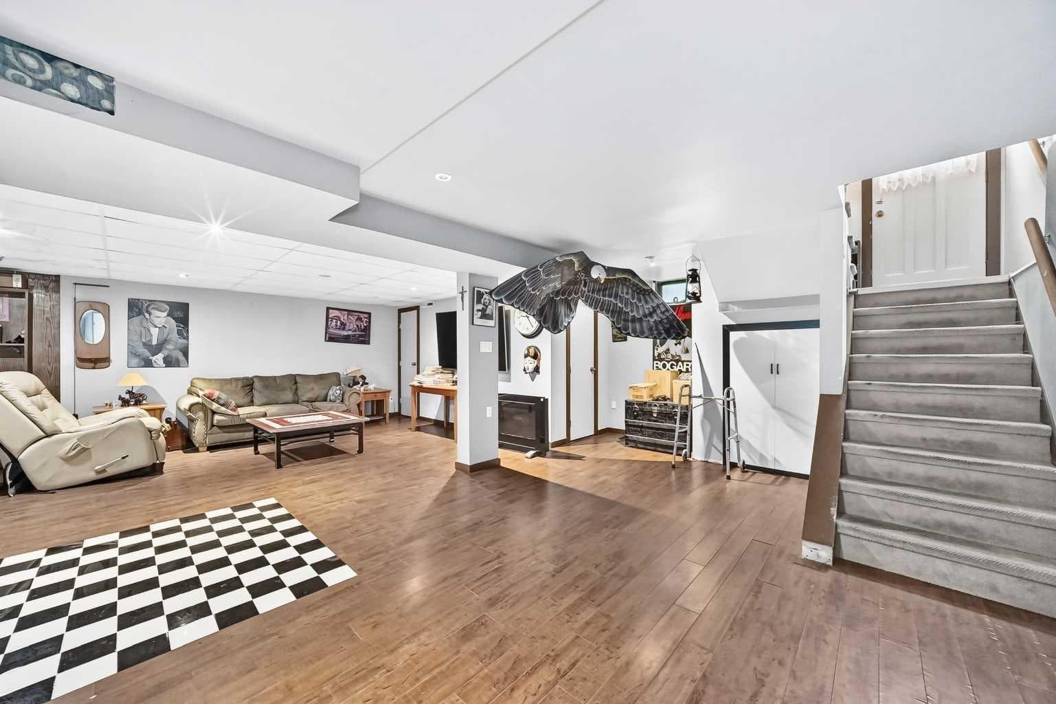 728 Willacy Drive SE
