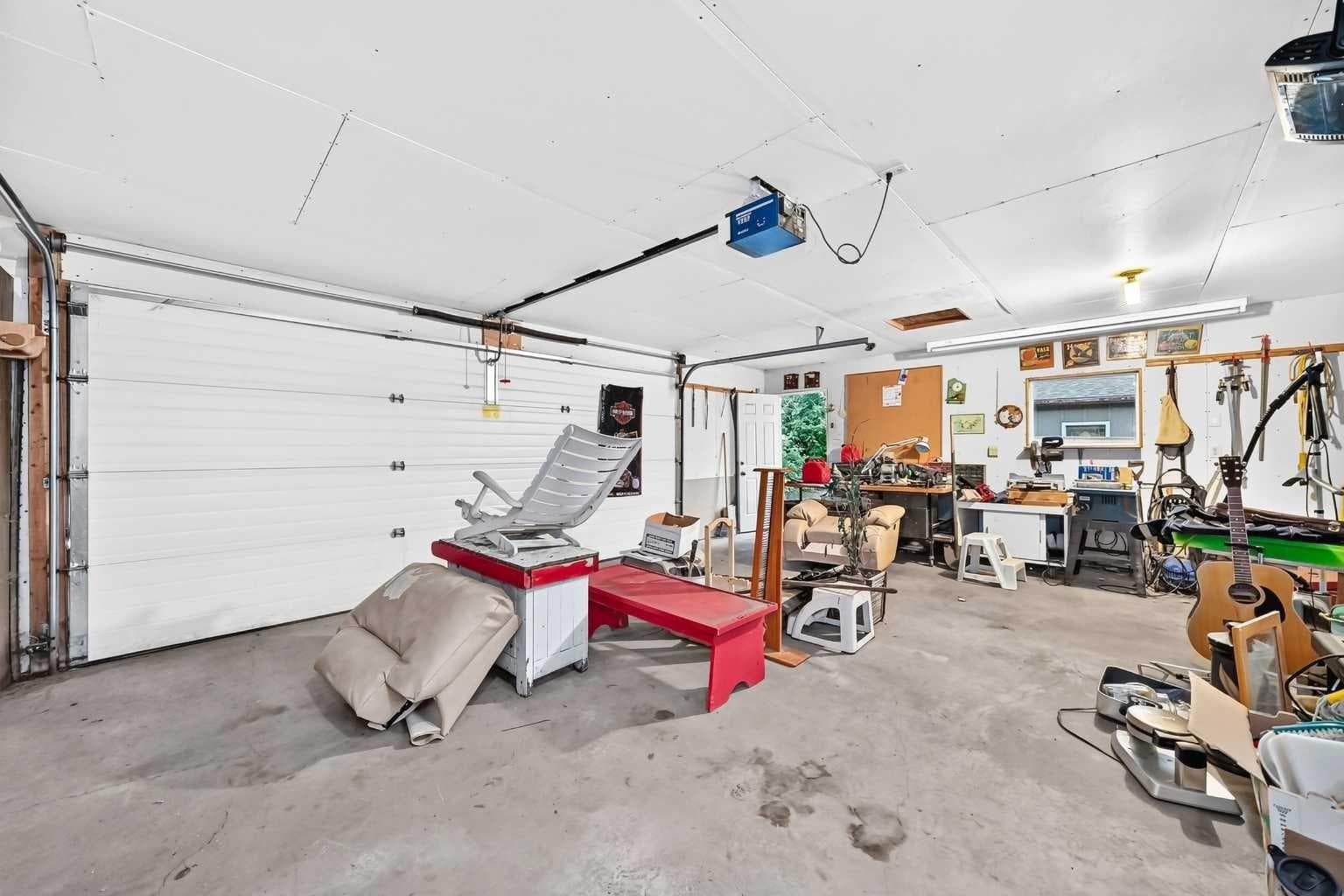 728 Willacy Drive SE