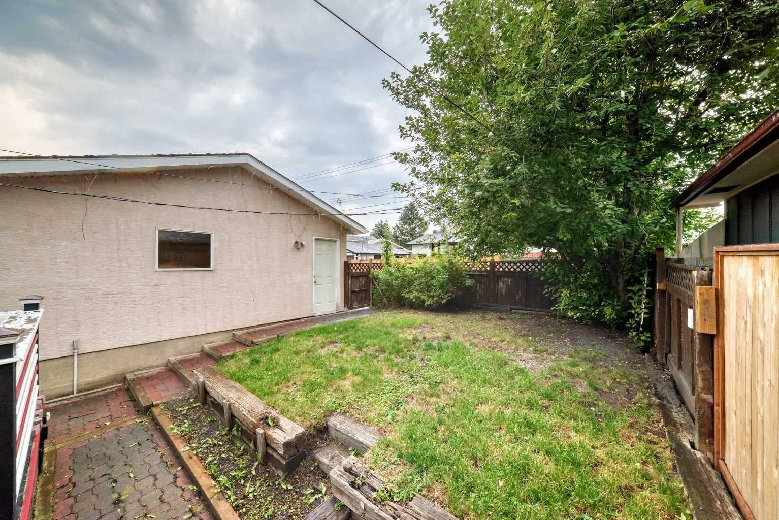 728 Willacy Drive SE
