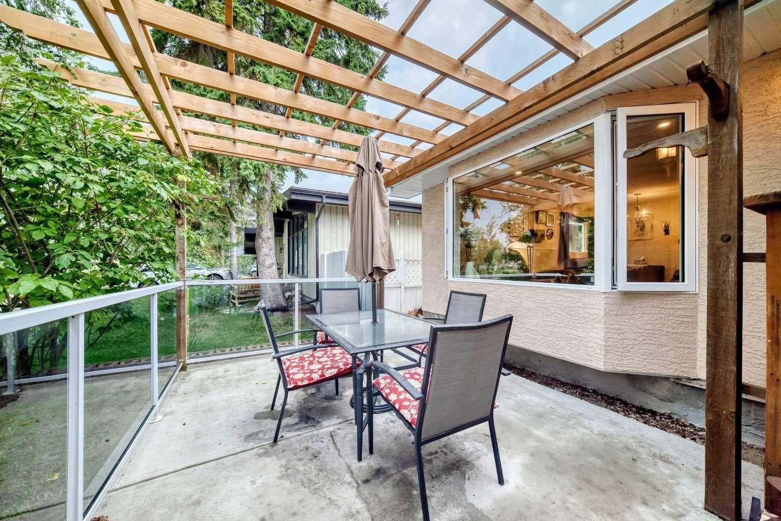 728 Willacy Drive SE