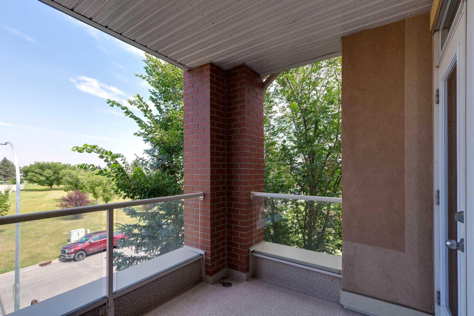 311, 2 Hemlock Crescent SW