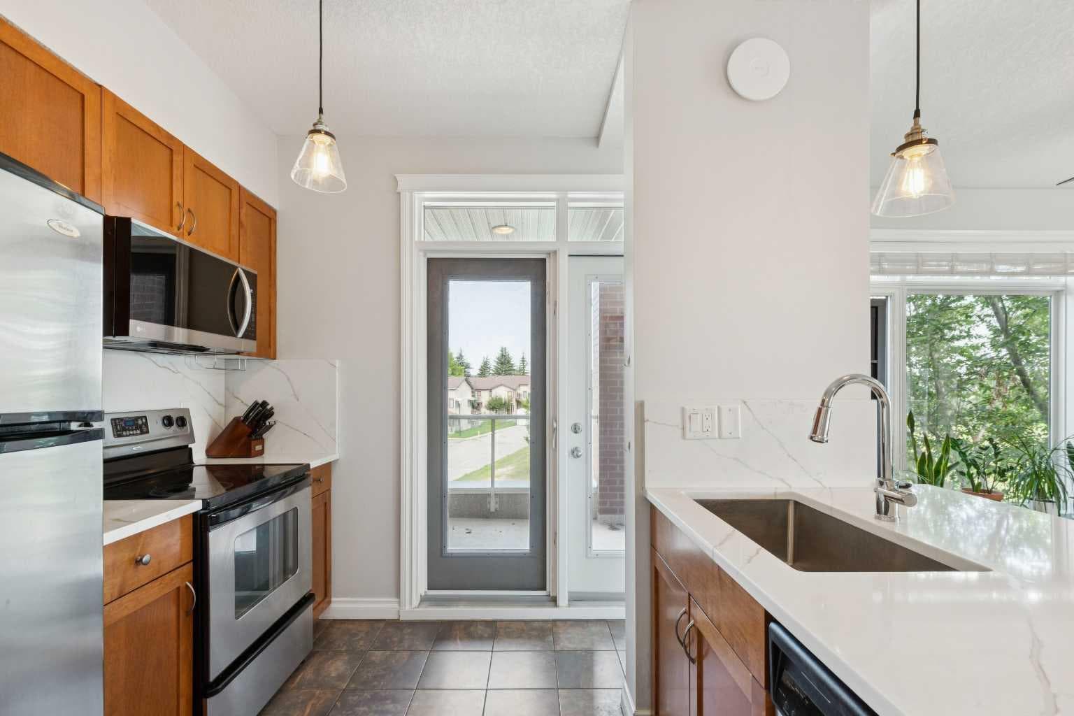 311, 2 Hemlock Crescent SW