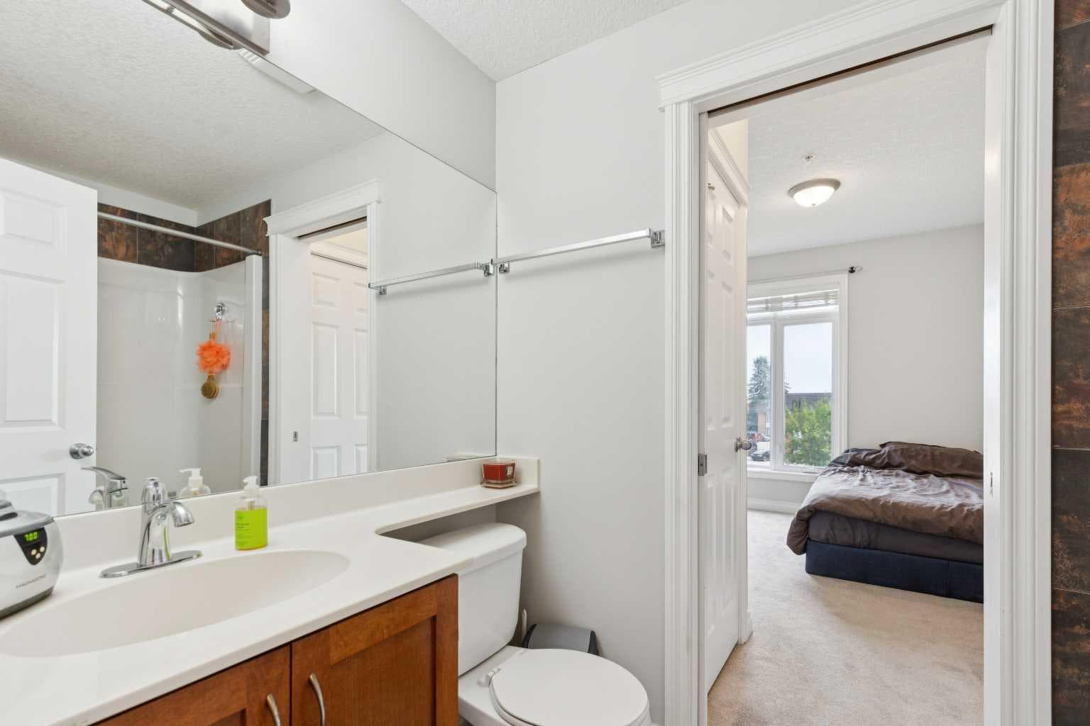 311, 2 Hemlock Crescent SW