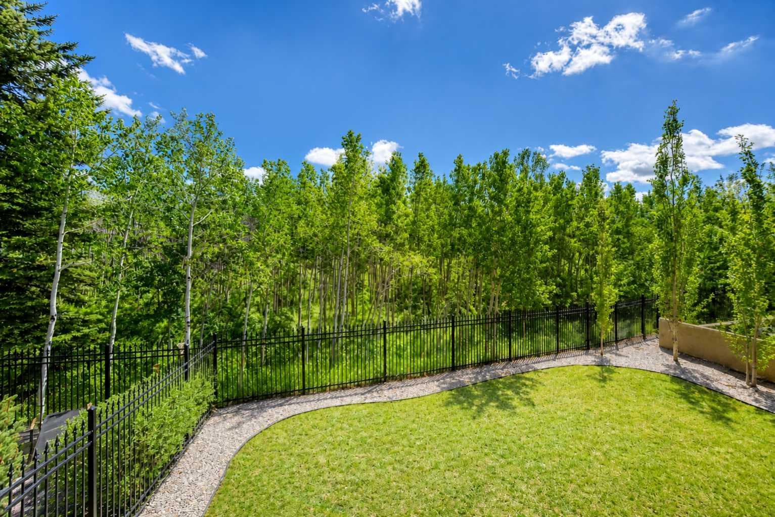 49 Aspen Ridge Green SW