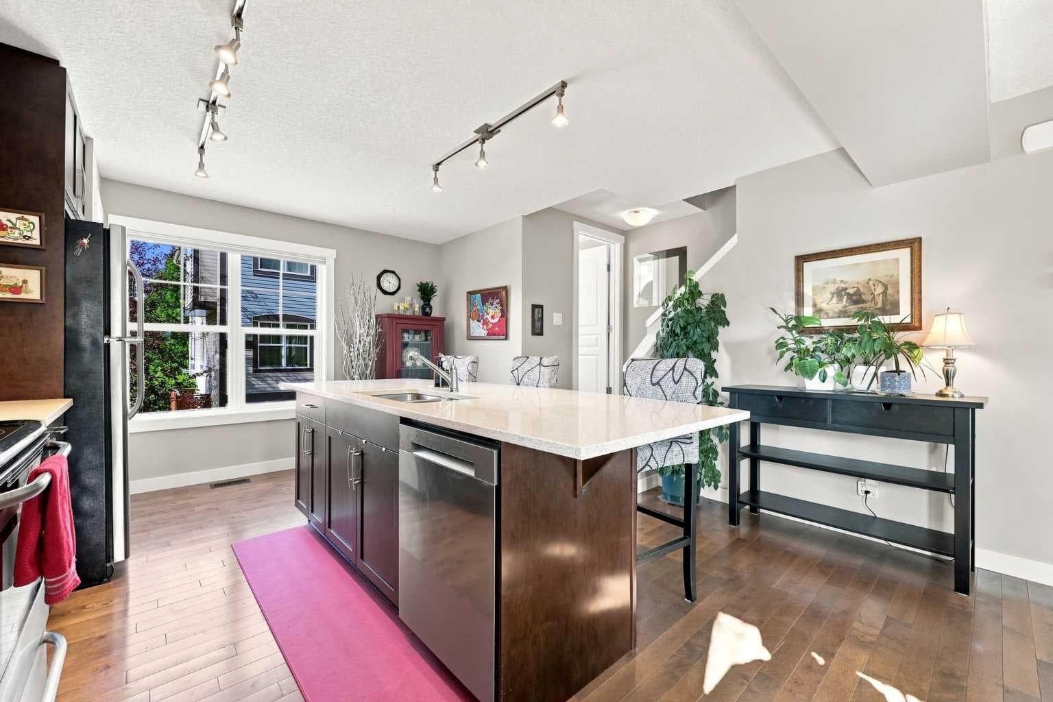 345 Mckenzie Towne Gate SE