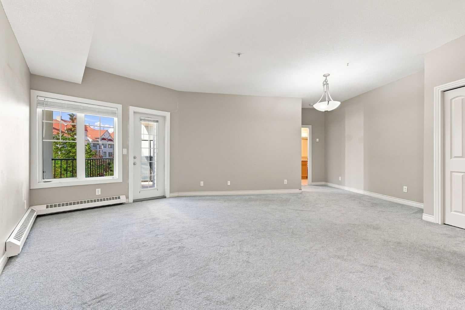 317, 60 Royal Oak Plaza NW