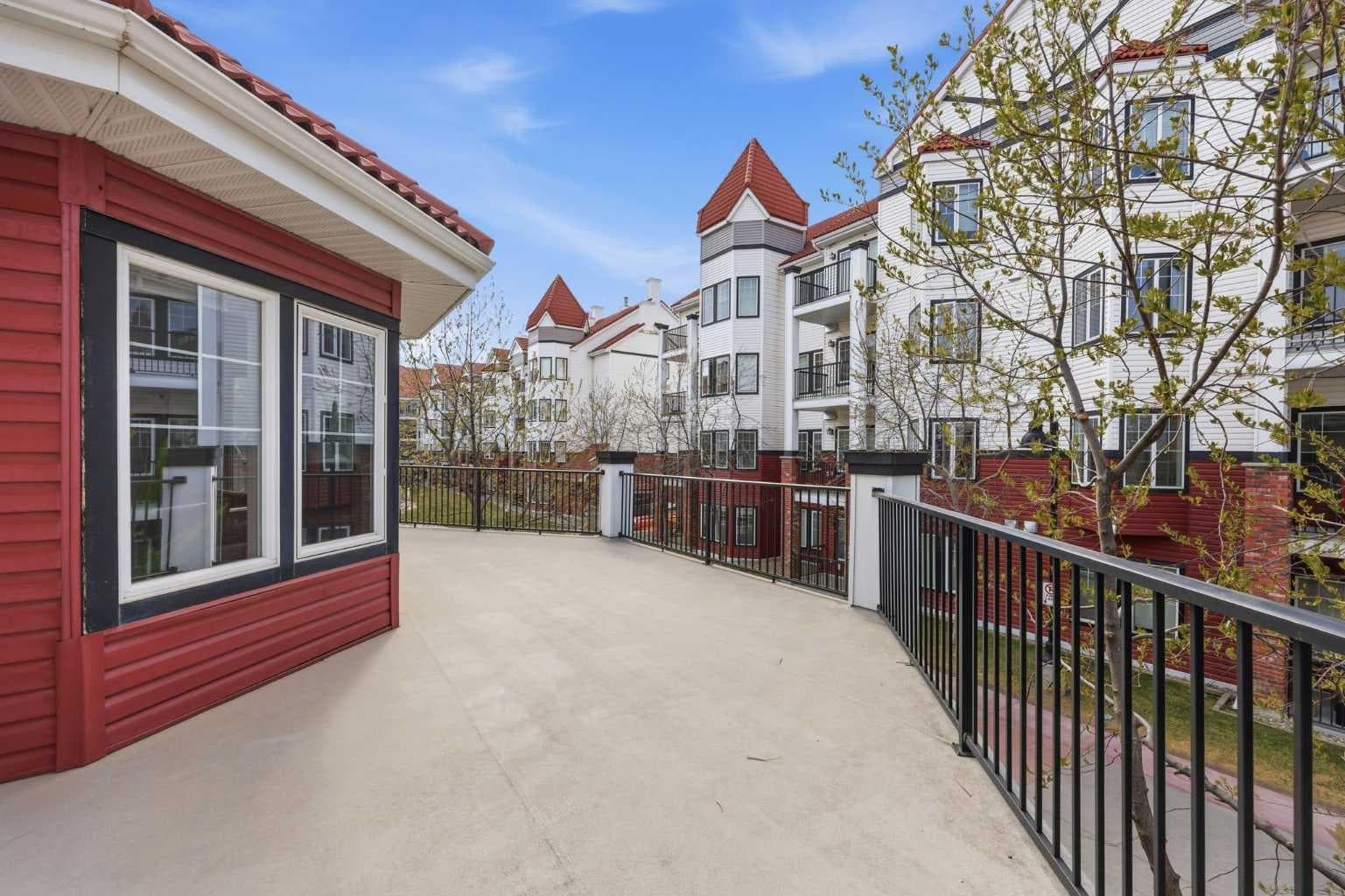317, 60 Royal Oak Plaza NW
