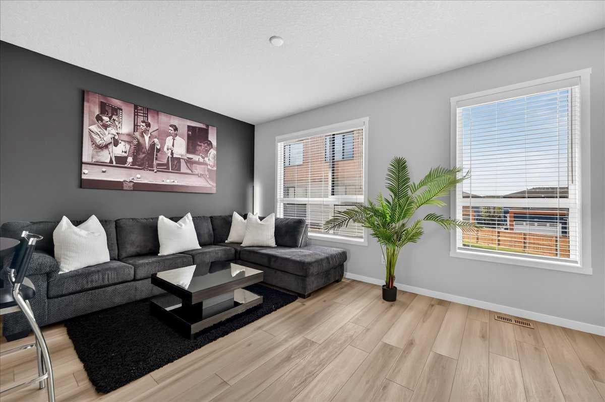 401, 81 Midtown Boulevard SW