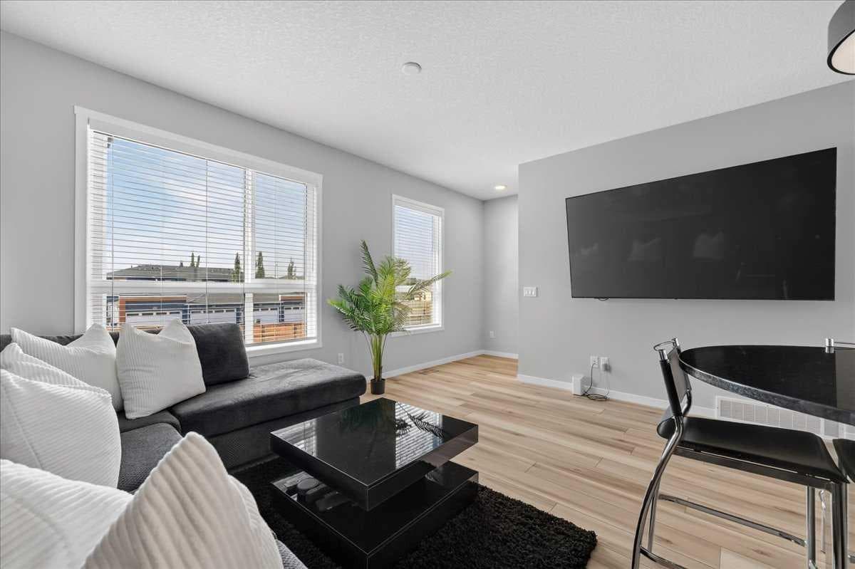 401, 81 Midtown Boulevard SW