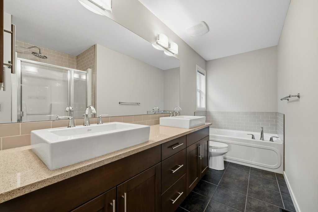 146 Mahogany Grove SE