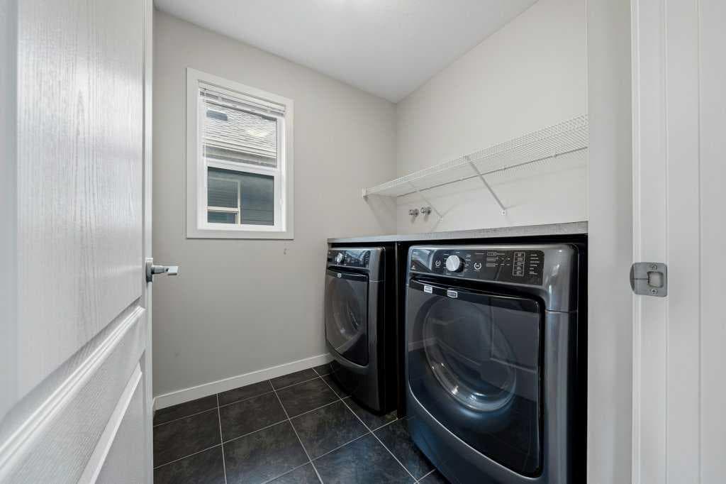 146 Mahogany Grove SE