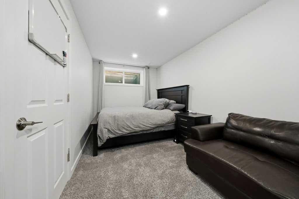 146 Mahogany Grove SE