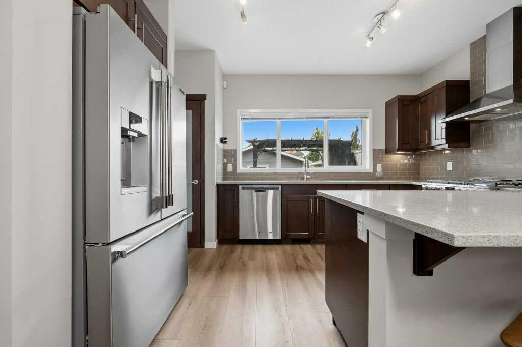 146 Mahogany Grove SE