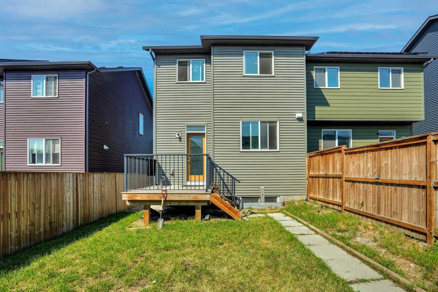 189 Carringvue Way NW