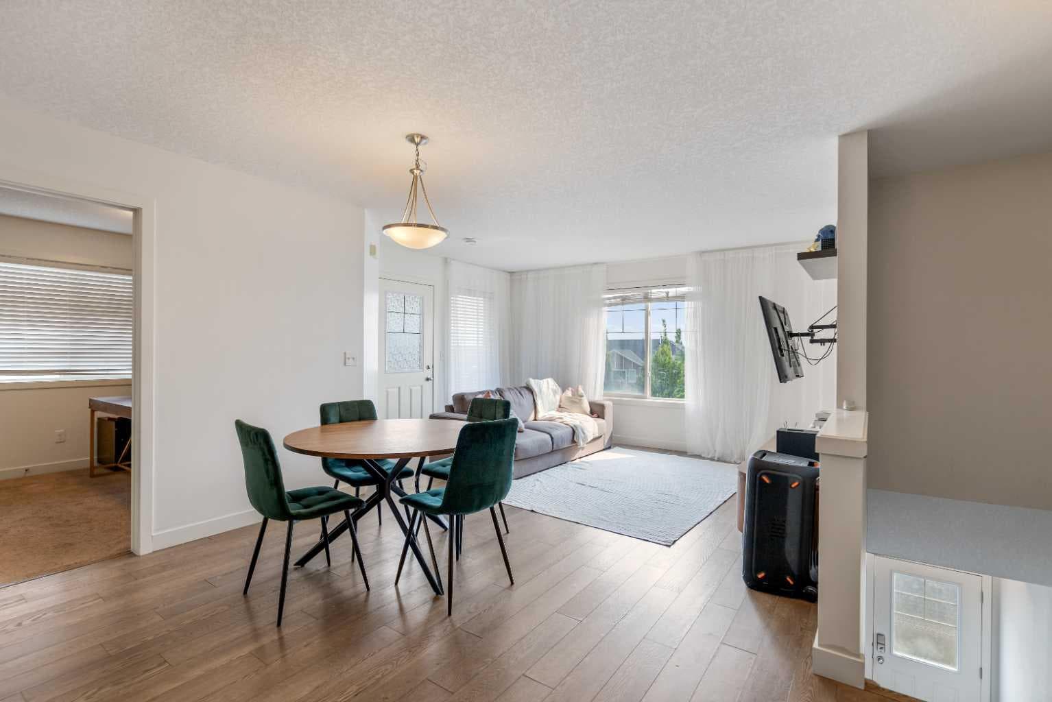 1706, 250 Sage Valley Road NW
