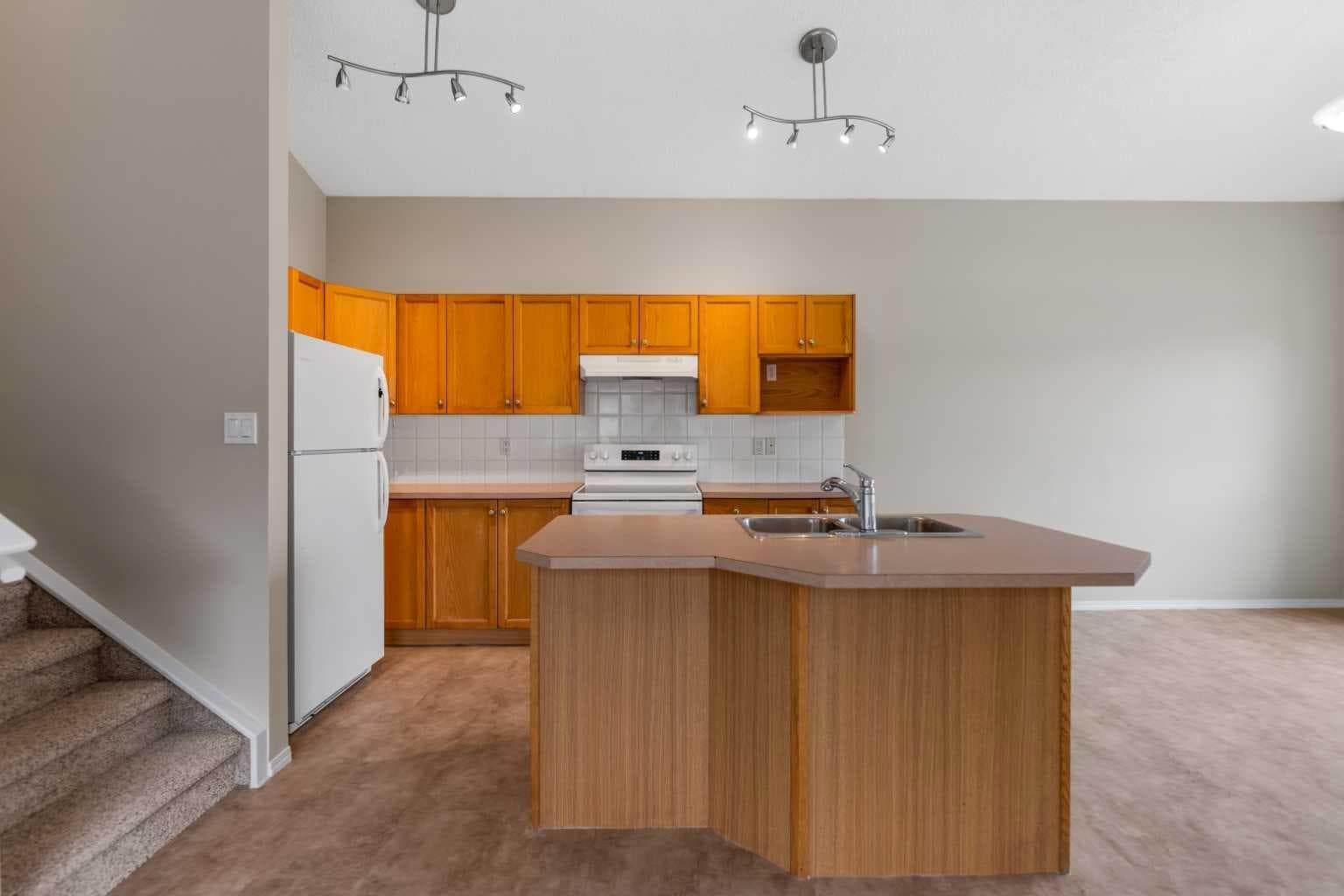 86 Saddlemont Close NE