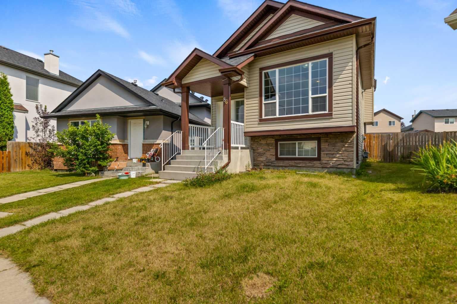 86 Saddlemont Close NE
