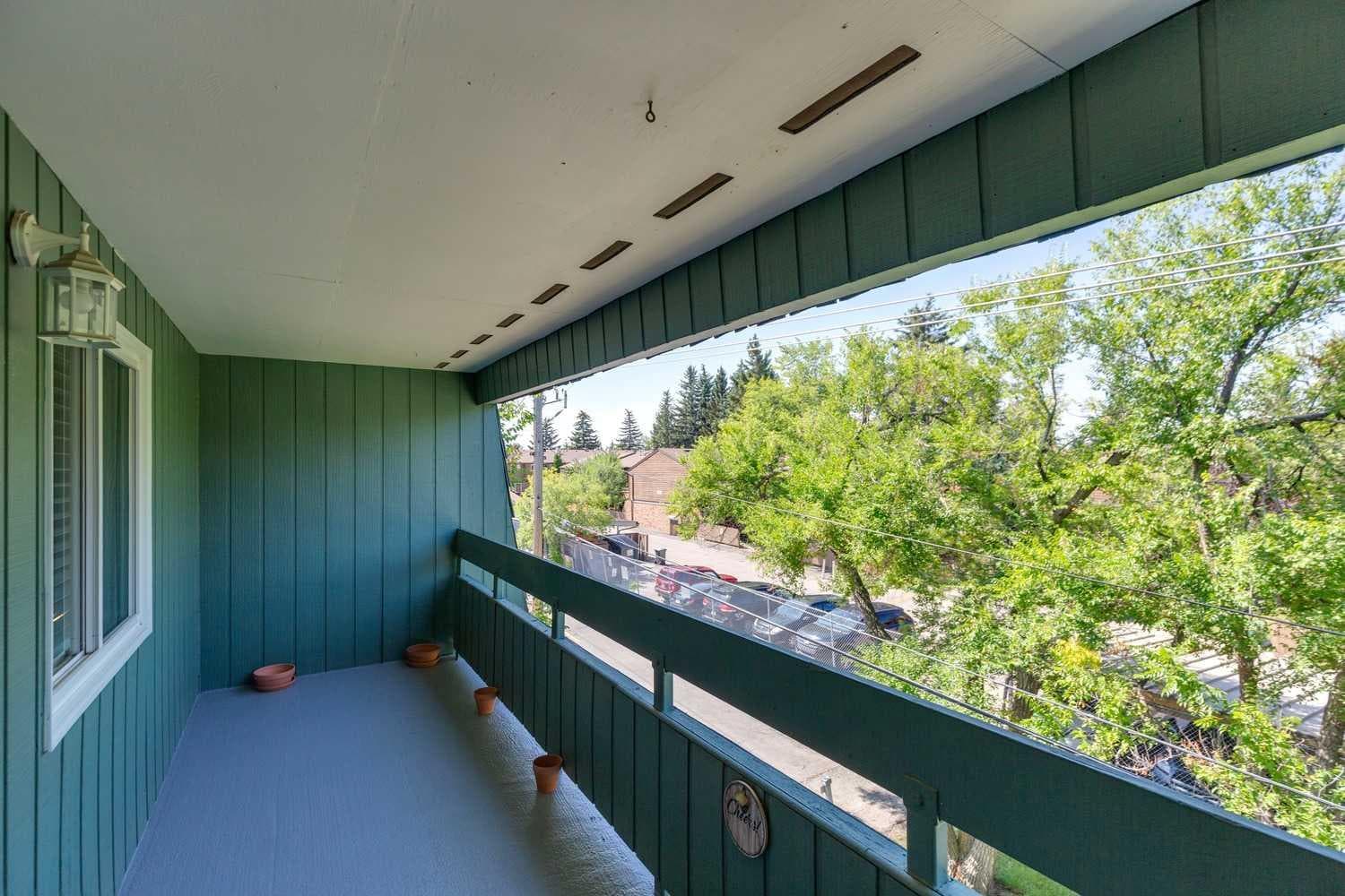 8302, 315 Southampton Drive SW