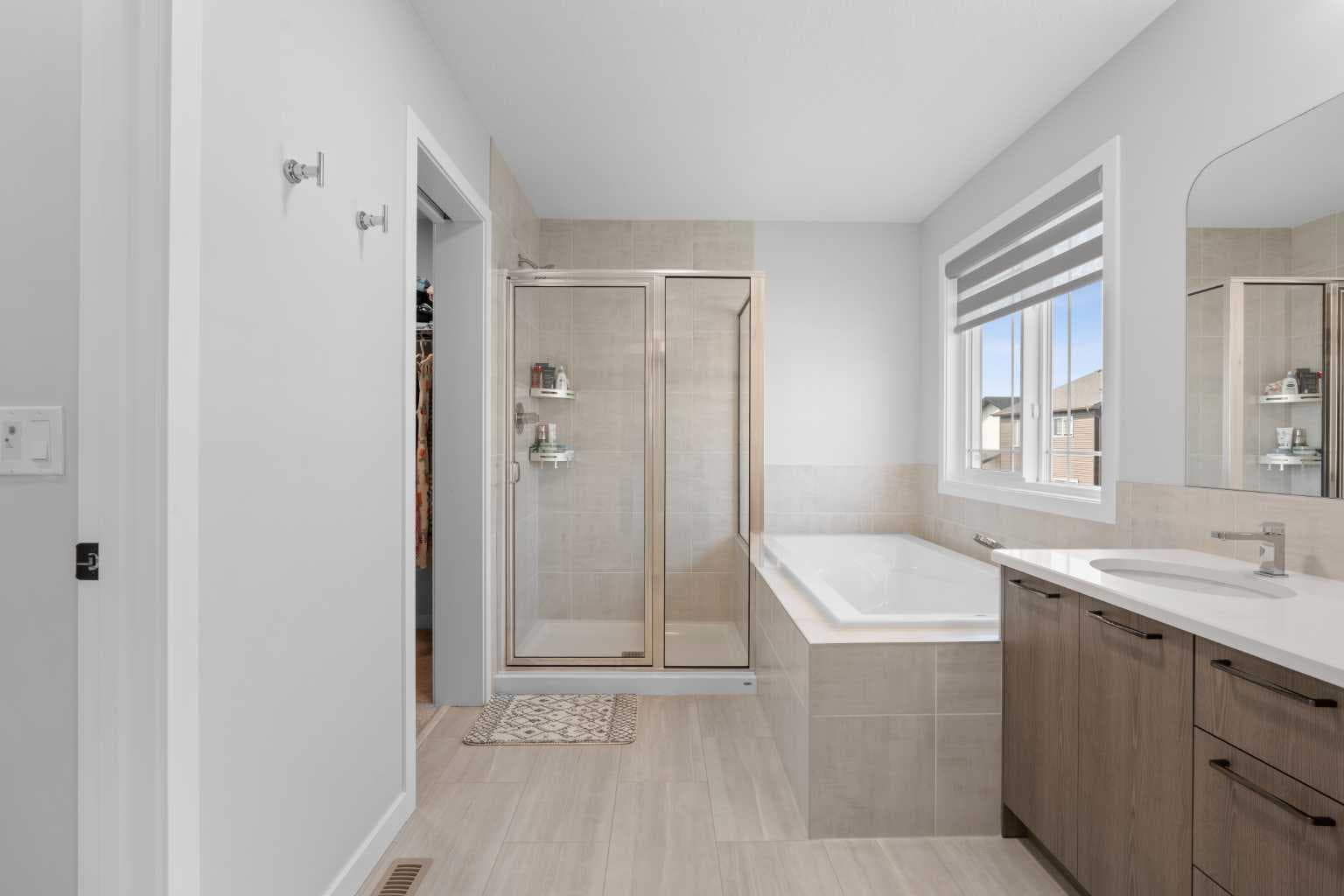 1429 Chinook Gate Glen SW