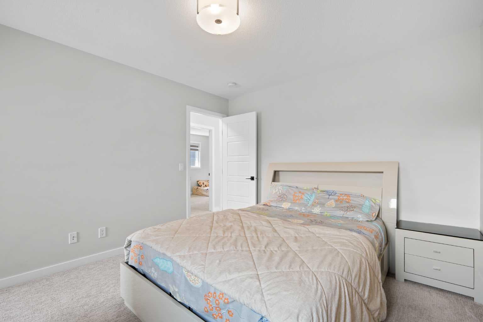 1429 Chinook Gate Glen SW