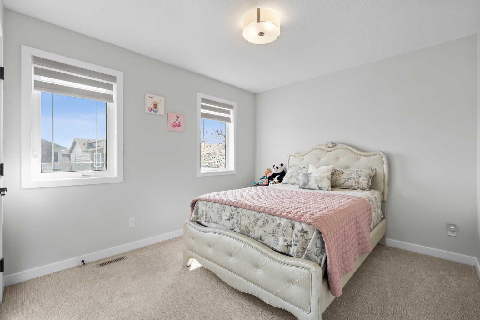 1429 Chinook Gate Glen SW