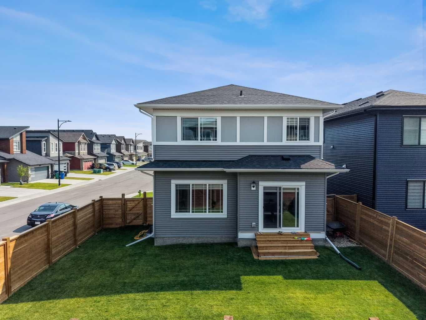 1429 Chinook Gate Glen SW