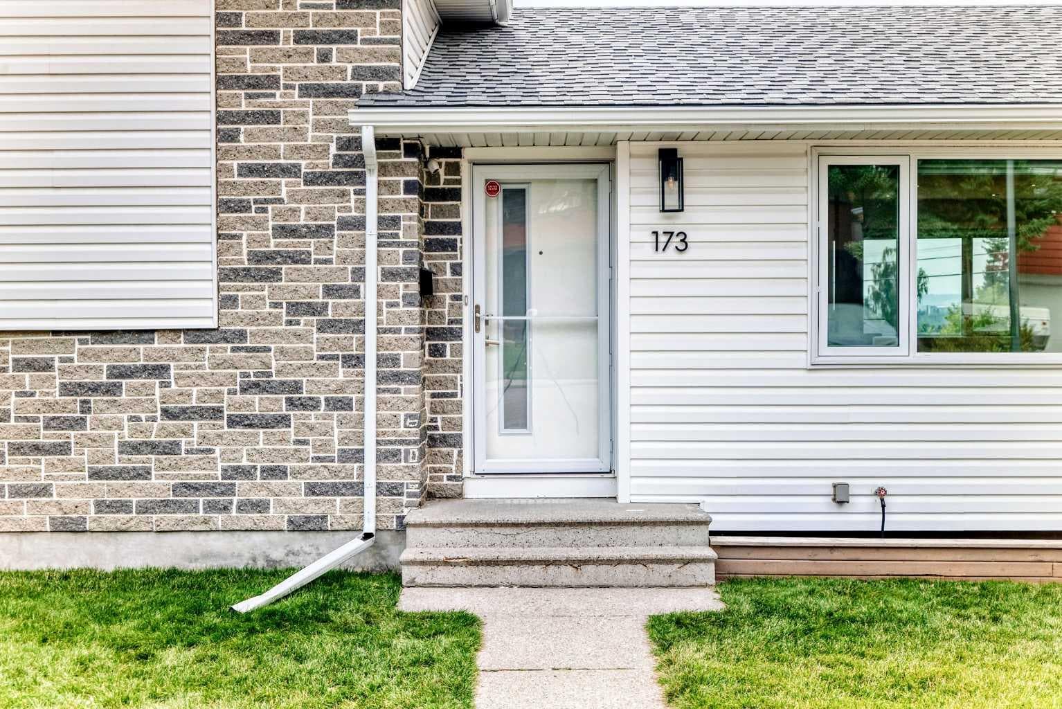 173 Cornwallis Drive NW